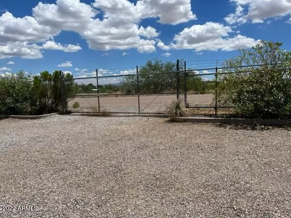 Benson, AZ 85602,104 N CENTER Way