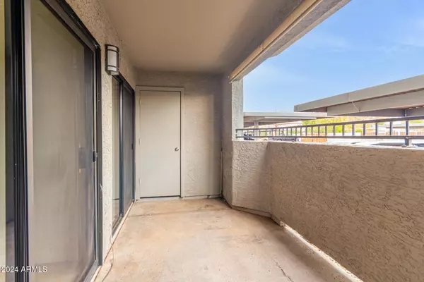 Phoenix, AZ 85016,2025 E CAMPBELL Avenue #122