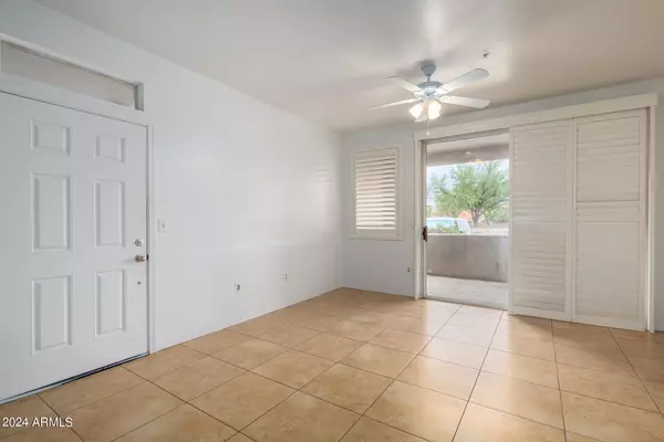 Phoenix, AZ 85048,3830 E LAKEWOOD Parkway E #1042