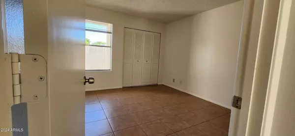 Mesa, AZ 85202,1342 W EMERALD Avenue #353