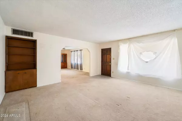 Scottsdale, AZ 85251,8307 E WELDON Avenue