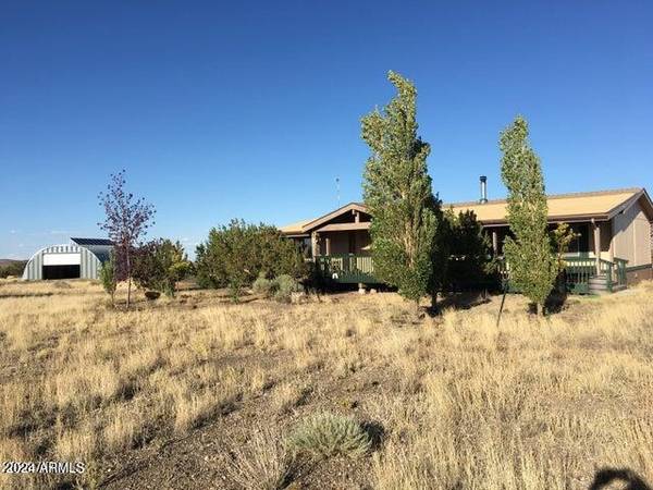 4 WALKING CANE RANCH Road, Flagstaff, AZ 86004