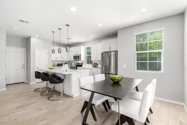 Phoenix, AZ 85022,735 E CALAVAR Road