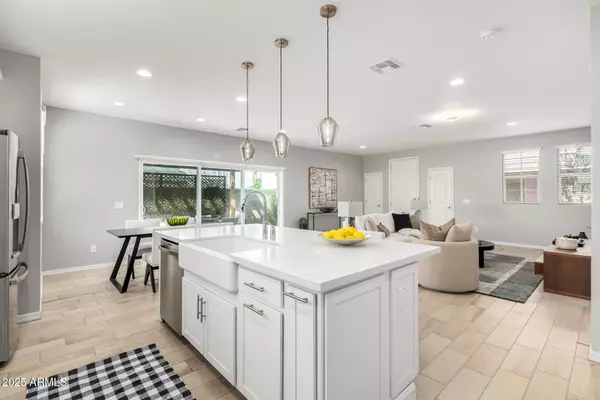 Phoenix, AZ 85022,735 E CALAVAR Road