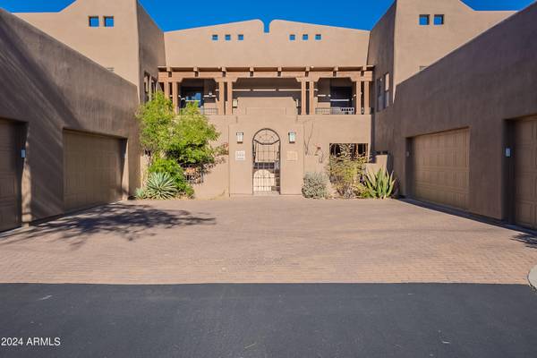 36601 N MULE TRAIN Road #B14, Carefree, AZ 85377