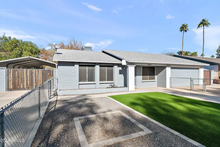 2264 E HOLMES Avenue, Mesa, AZ 85204