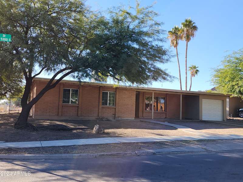 2901 W Dakota Street, Tucson, AZ 85746