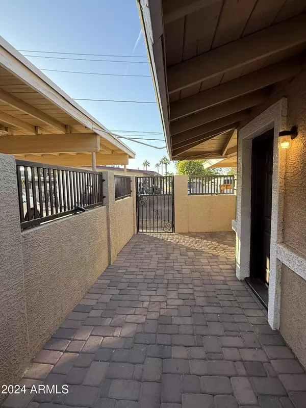 Mesa, AZ 85204,432 S HALL --