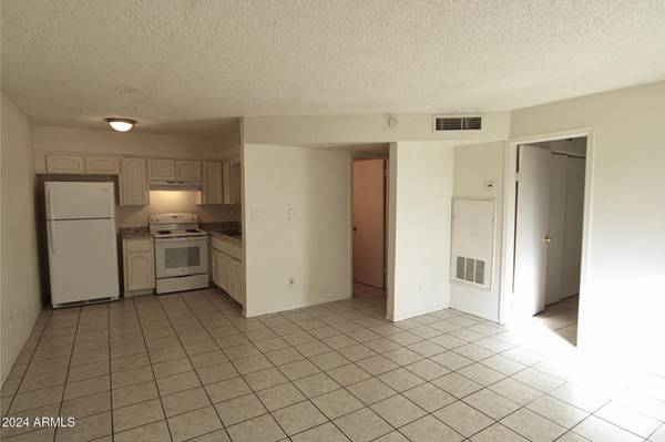 Phoenix, AZ 85032,2621 E GREENWAY Road #21