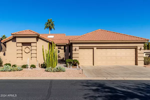 9324 E CHAMPAGNE Drive, Sun Lakes, AZ 85248