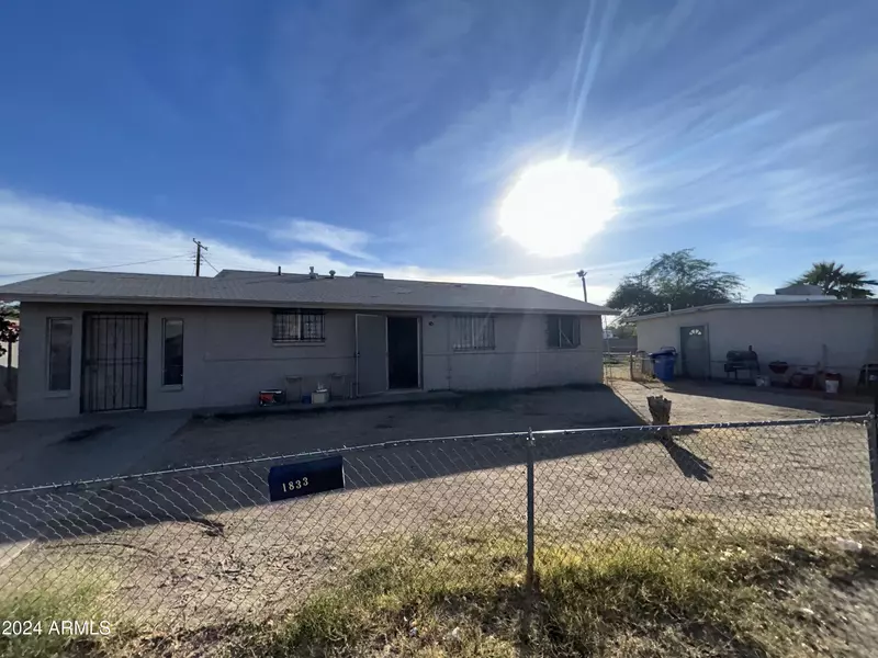 1833 E LYNNE Lane, Phoenix, AZ 85042