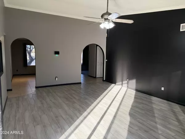 Mesa, AZ 85210,815 W KIVA Avenue