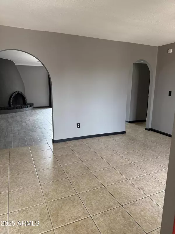 Mesa, AZ 85210,815 W KIVA Avenue