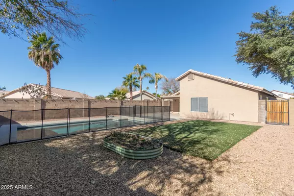 8943 W DEANNA Drive, Peoria, AZ 85382