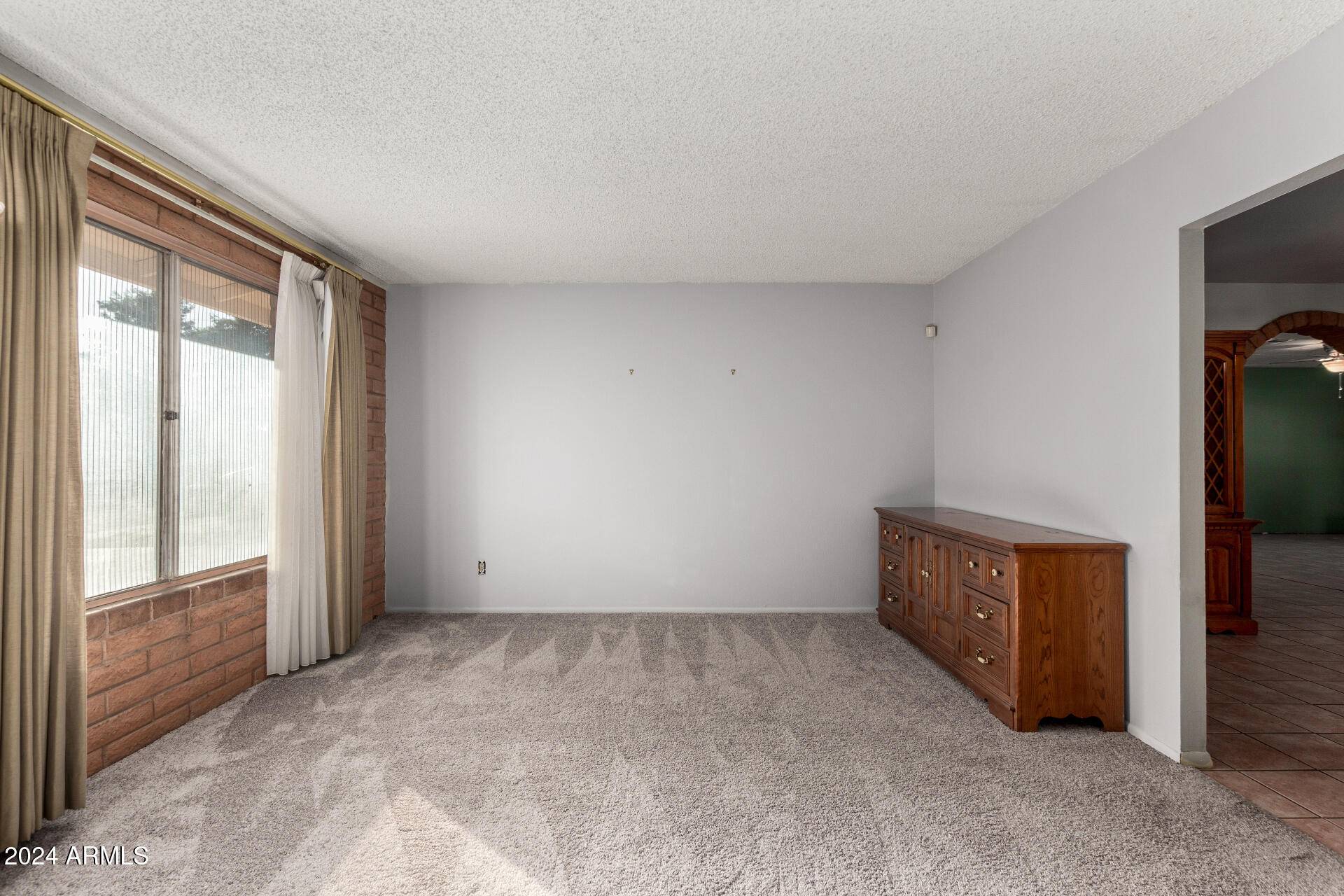 Phoenix, AZ 85009,4236 W LEWIS Avenue