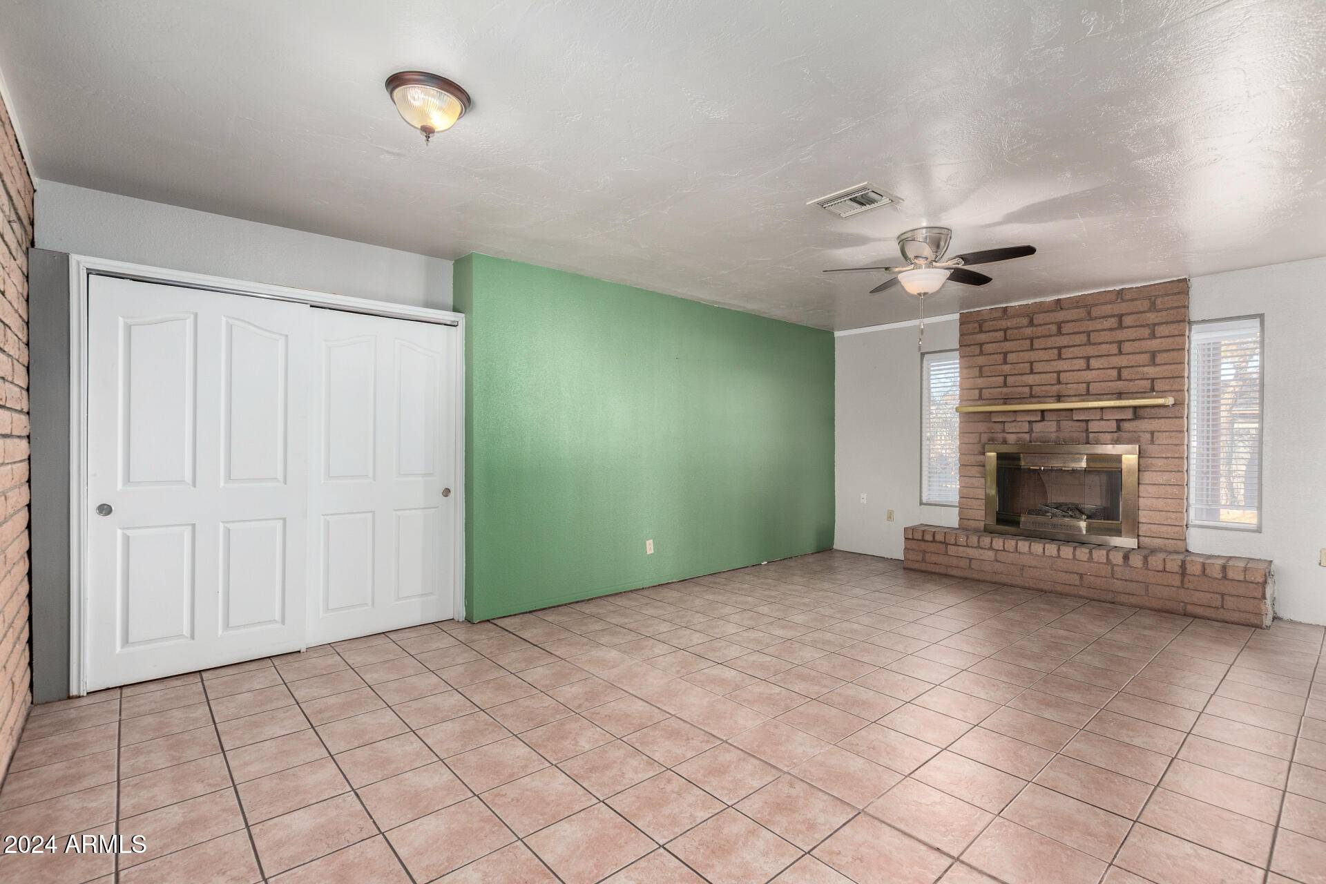 Phoenix, AZ 85009,4236 W LEWIS Avenue