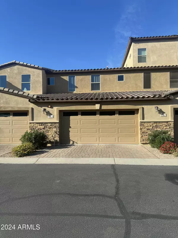 2821 S SKYLINE Drive #123, Mesa, AZ 85212