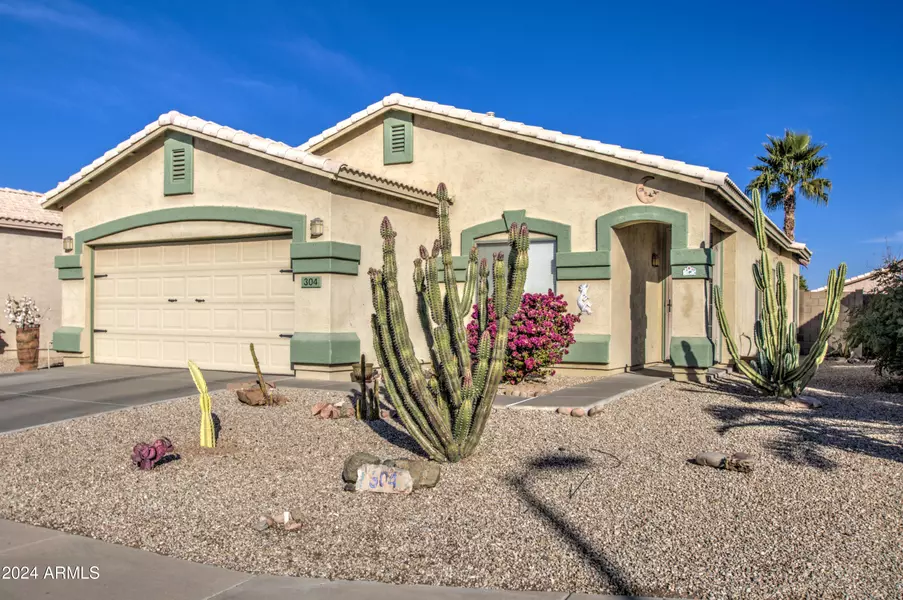 304 E SHAWNEE Road, San Tan Valley, AZ 85143