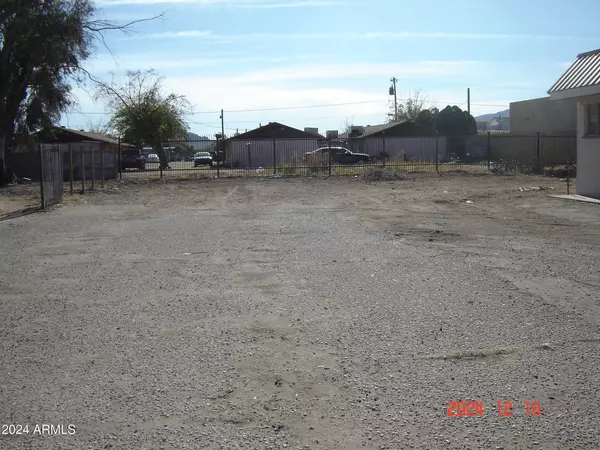 Aguila, AZ 85320,51245 US HIGHWAY 60 89 --