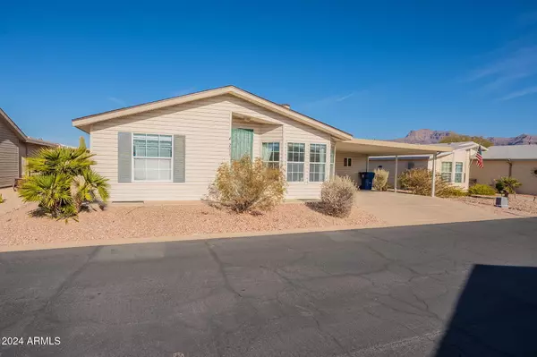 Apache Junction, AZ 85119,3301 S GOLDFIELD Road #2015