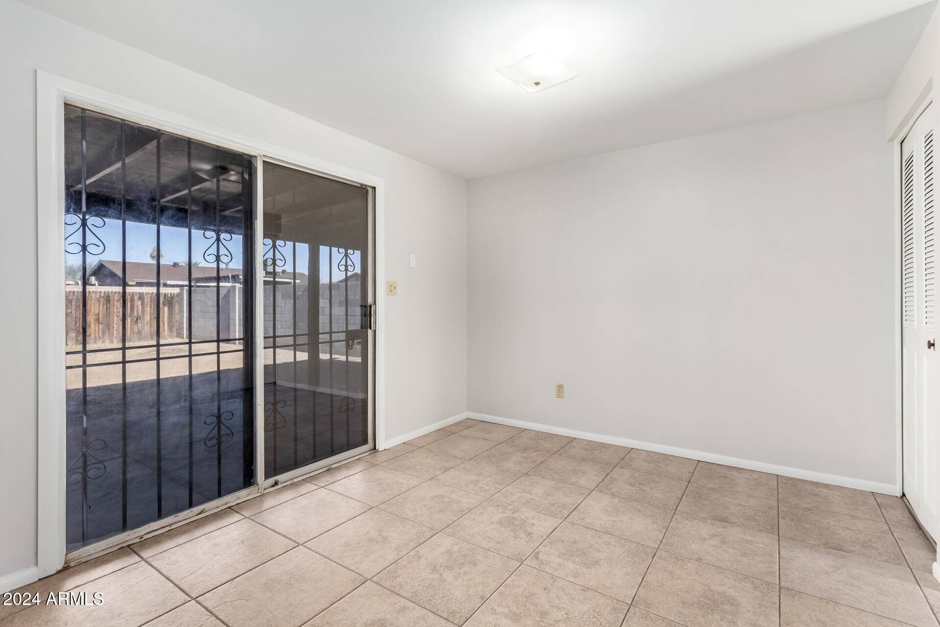 Phoenix, AZ 85035,5948 W Holly Street