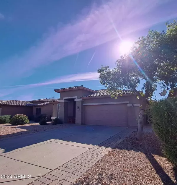 15 W MILL REEF Drive, San Tan Valley, AZ 85143