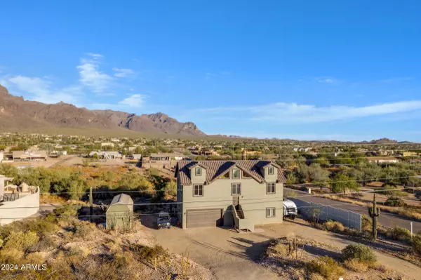 27 N MULESHOE Road, Apache Junction, AZ 85119