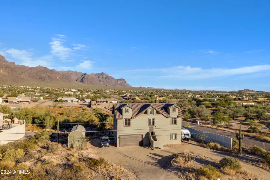 27 N MULESHOE Road, Apache Junction, AZ 85119