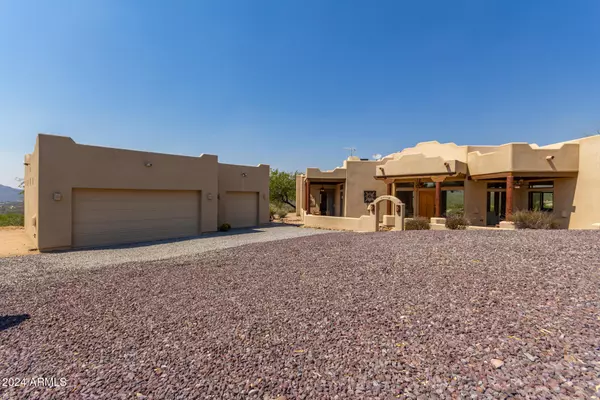 45425 N 14TH Street, New River, AZ 85087