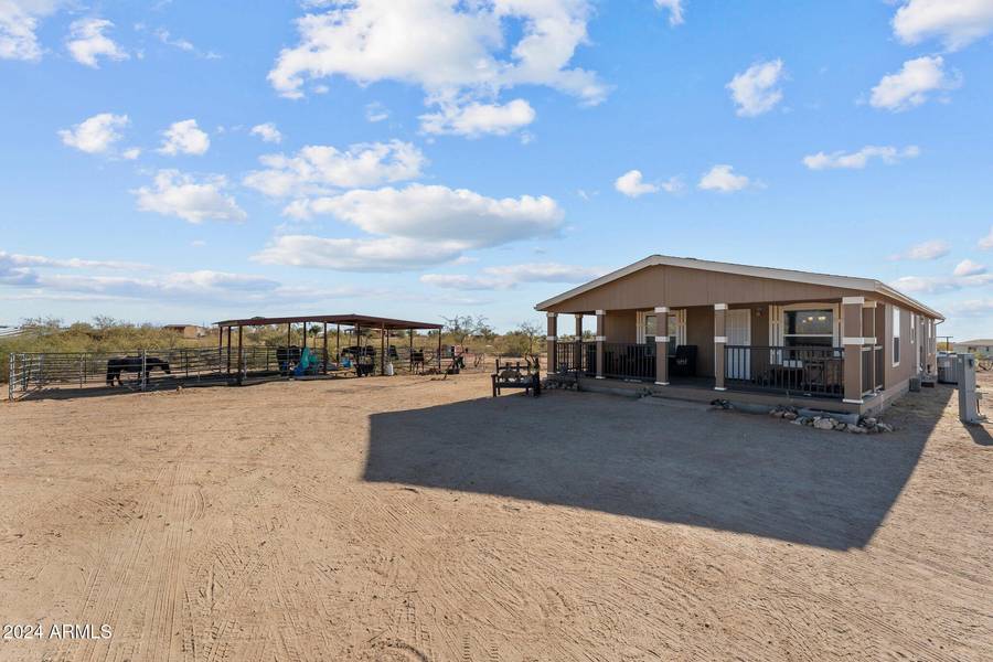 22401 W STEEL HORSE Road, Congress, AZ 85332