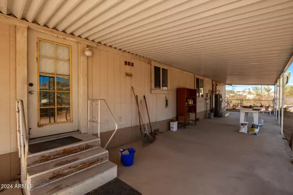 Apache Junction, AZ 85119,4977 E SOUTHERN Avenue