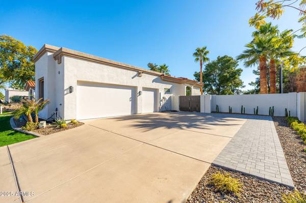 Scottsdale, AZ 85260,8327 E SUNNYSIDE Drive