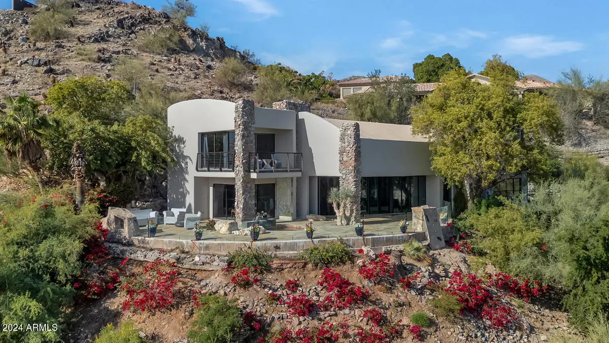 Paradise Valley, AZ 85253,7044 N HILLSIDE Drive