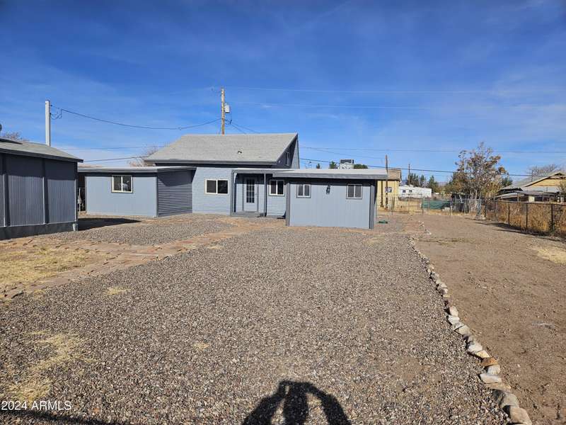 417 E APACHE Street, Huachuca City, AZ 85616