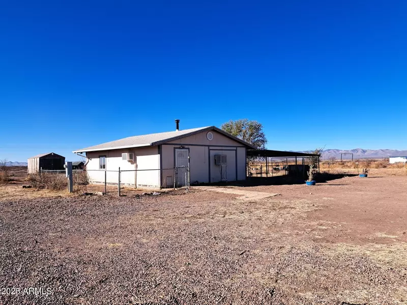 4202 W Lee Road, Mcneal, AZ 85617