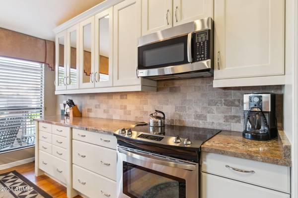 Scottsdale, AZ 85258,9707 E MOUNTAIN VIEW Road E #2438