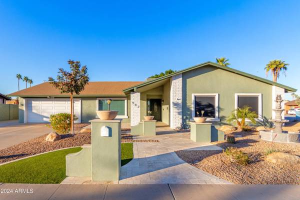 902 W Curry Street, Chandler, AZ 85225