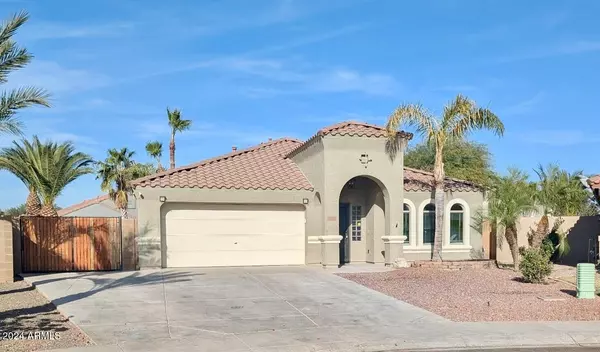 702 E NANCY Avenue, San Tan Valley, AZ 85140