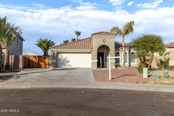 702 E NANCY Avenue, San Tan Valley, AZ 85140