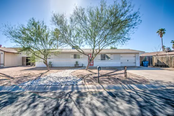 125 W 14th Avenue, Apache Junction, AZ 85120