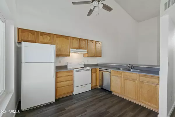 Phoenix, AZ 85024,19601 N 7TH Street #2026