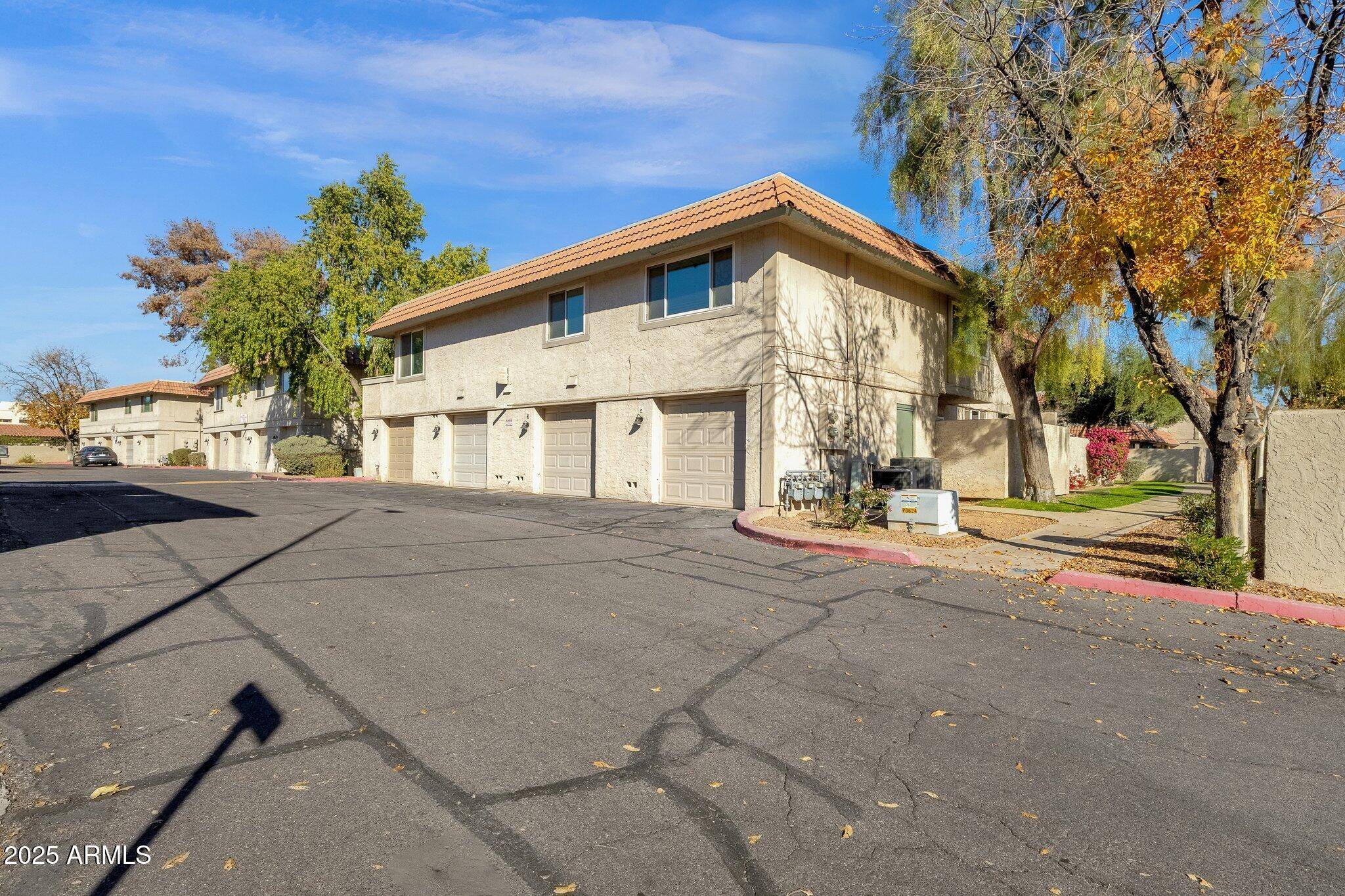 Tempe, AZ 85283,5631 S ADMIRALTY Court #D