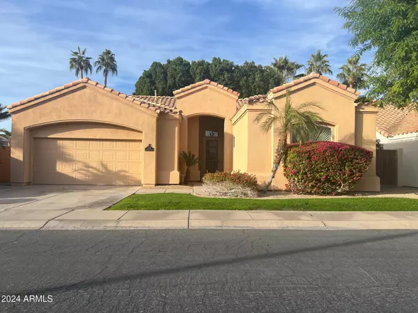 1935 W PENINSULA Circle, Chandler, AZ 85248