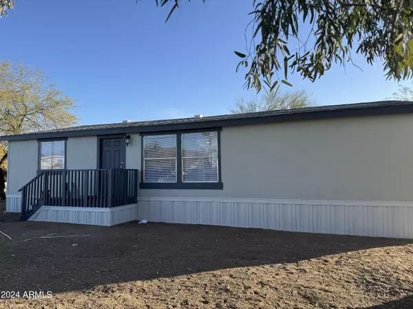 19741 E INDIAN HILLS Drive, Black Canyon City, AZ 85324