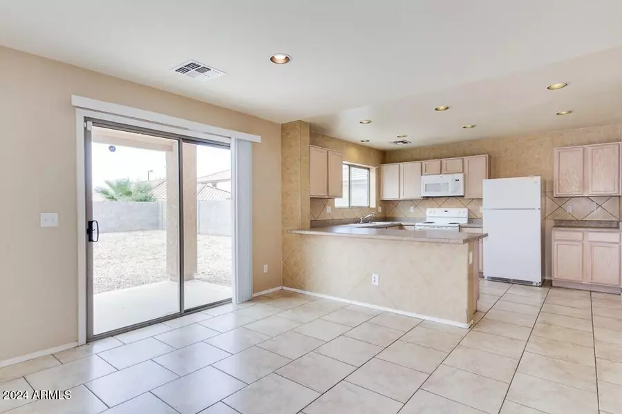 25831 W NANCY Lane, Buckeye, AZ 85326