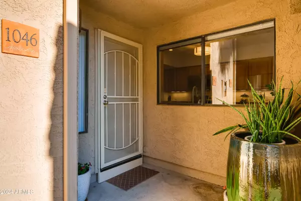 Scottsdale, AZ 85258,10055 E Mountainview Lake Drive #1046