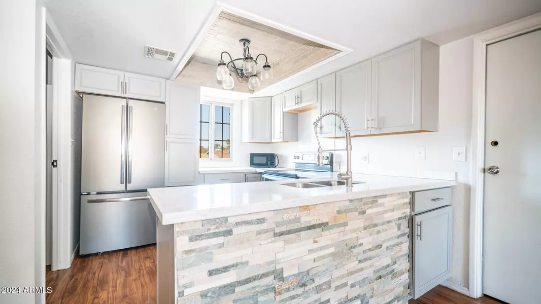 2020 W UNION HILLS Drive #246, Phoenix, AZ 85027