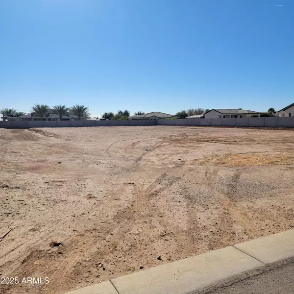 Waddell, AZ 85355,16009 W CINNABAR Court #52