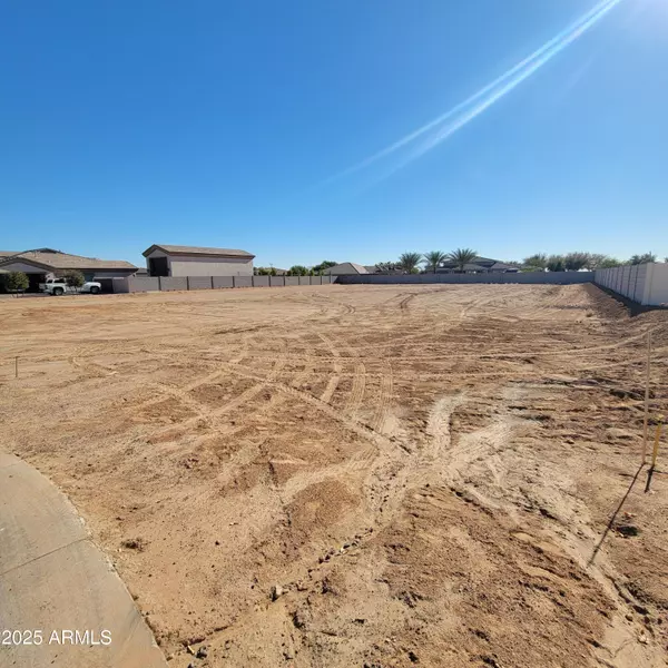 16009 W CINNABAR Court #52, Waddell, AZ 85355