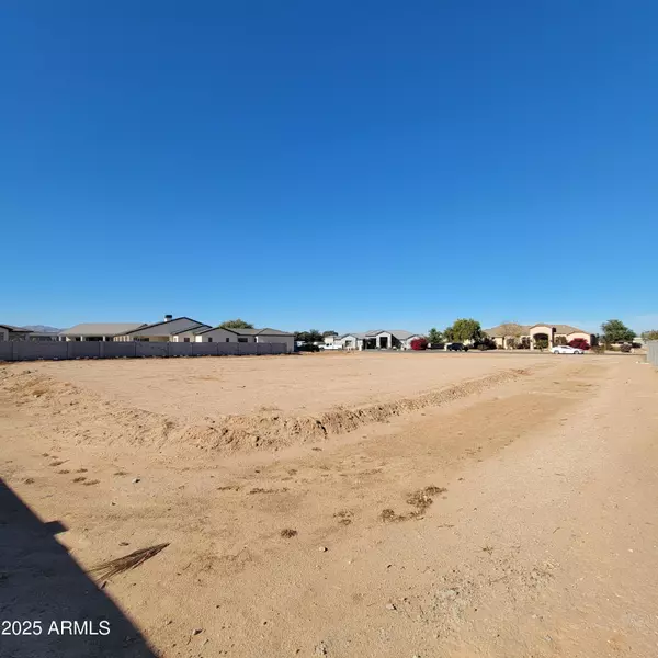 Waddell, AZ 85355,16009 W CINNABAR Court #52